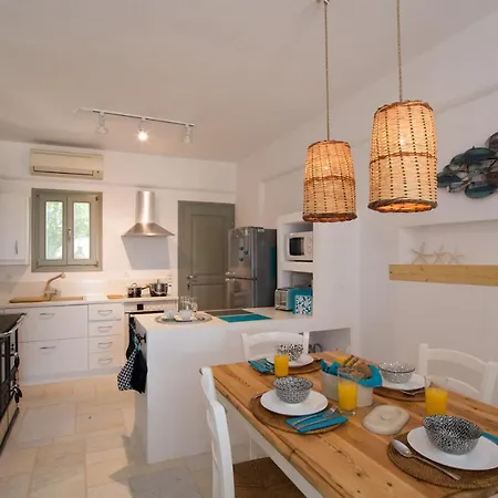 Chic Designed House With 2 Bedrooms In Paros Feriehus