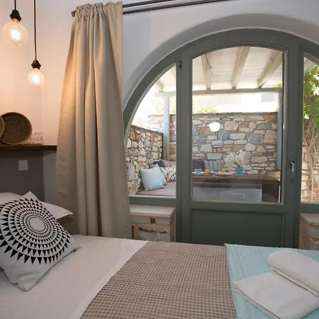 Chic Designed House With 2 Bedrooms In Paros