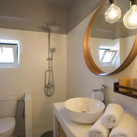 Chic Designed House With 2 Bedrooms In Paros בית נופש
