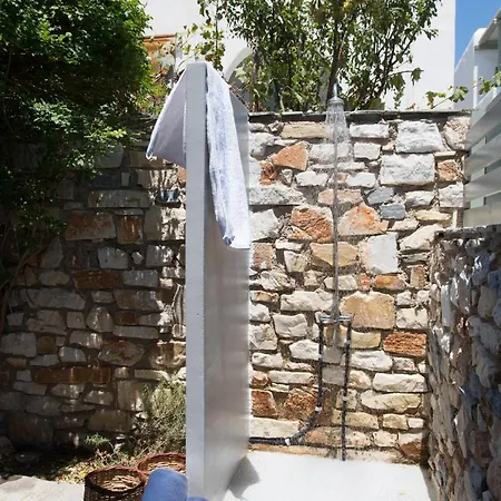 Chic Designed House With 2 Bedrooms In Paros בית נופש